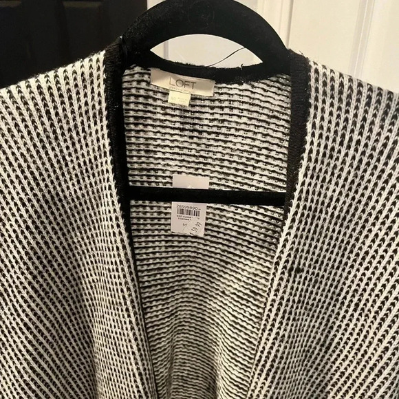 Loft Poncho - M/L - Picture 7 of 7